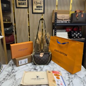 latest-pochette-with-box-gift-bag-2
