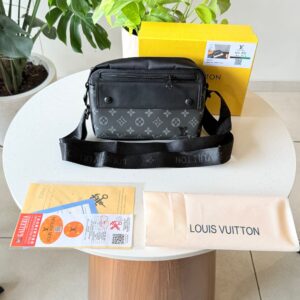 latest-crossbody-messenger-bag