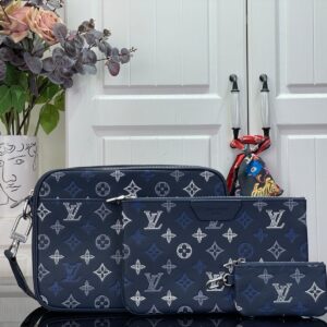 latest-messenger-multi-crossbody-bag