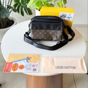 latest-crossbody-messenger-bag-2